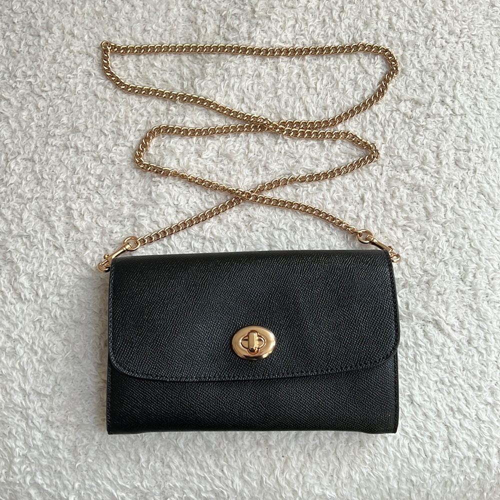 Coach Crosstown. Black leather. EUC.